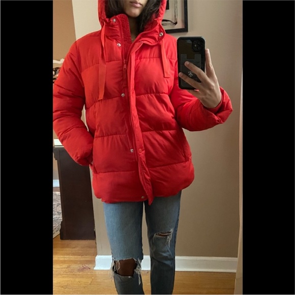 Gap - The Upcycled Puffer Oversized Puffer Coat, Small Tomato Red Jacket - Picture 2 of 10